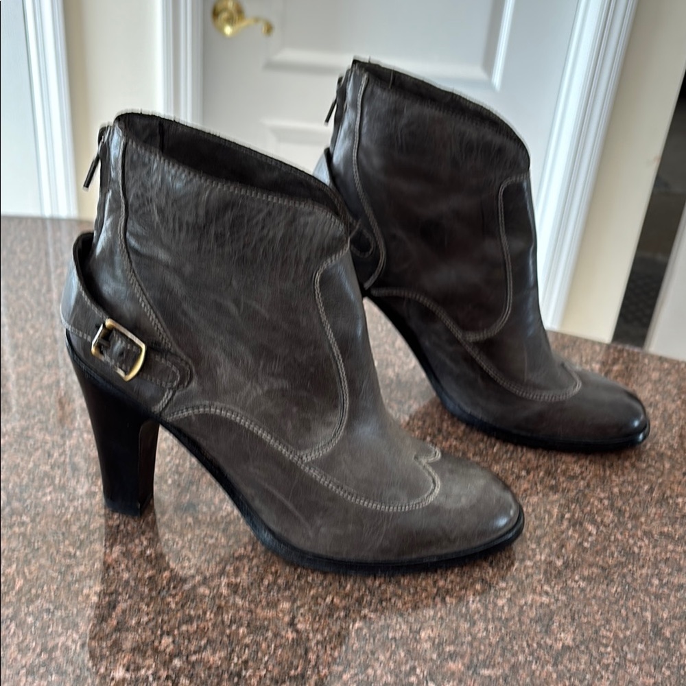 Belstaff Ladies Gray heel back zipper buckle boots-10-Wow! - Picture 6 of 15
